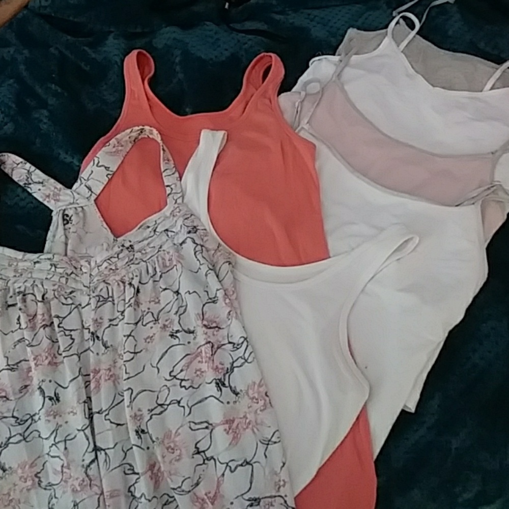 Bundle of 8 Size Large Summer Tops